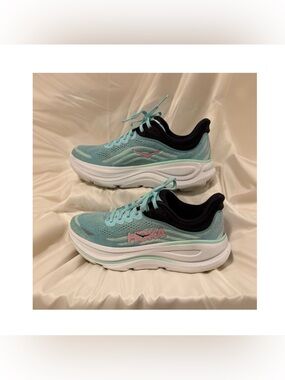 Hoka Women's One One W Bondi 9 in Blue Spark/Mint - Size 7.5